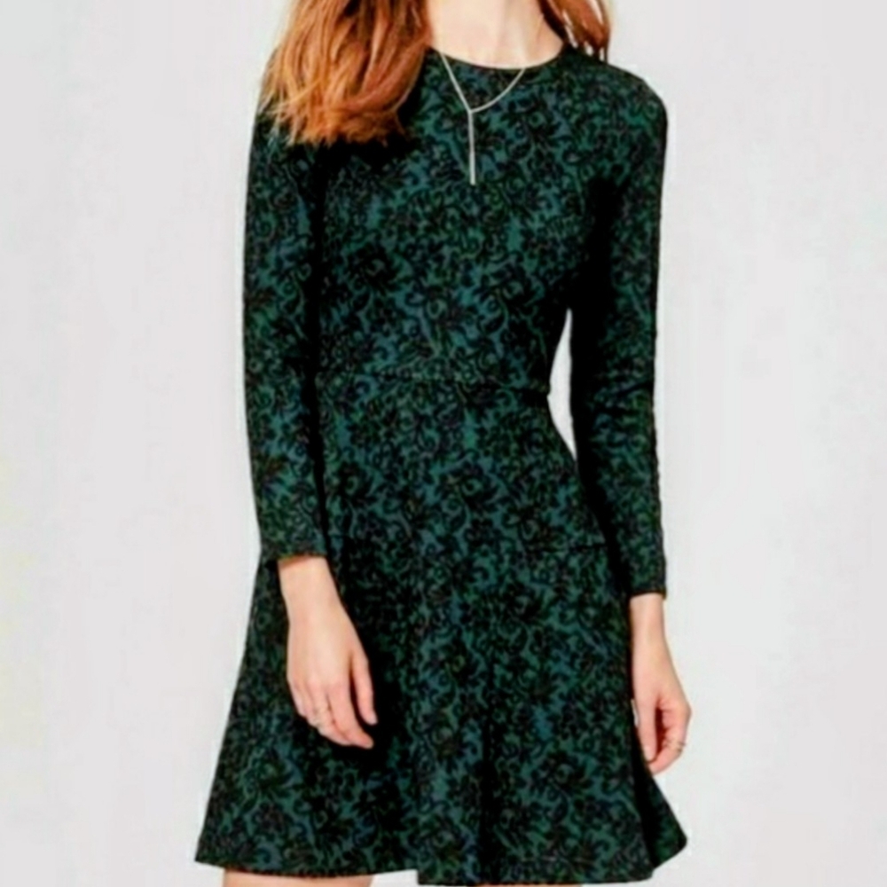 Elegant Green and Black Patterned Dress